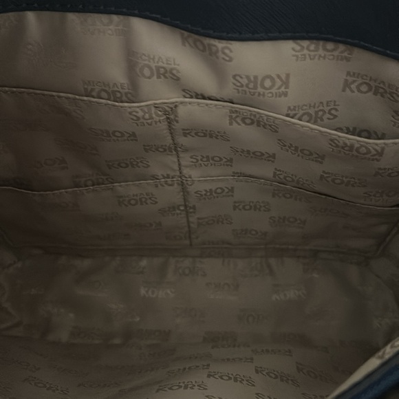 💙Michael Kors Camden Saffiano Leather 💙 - Picture 9 of 11